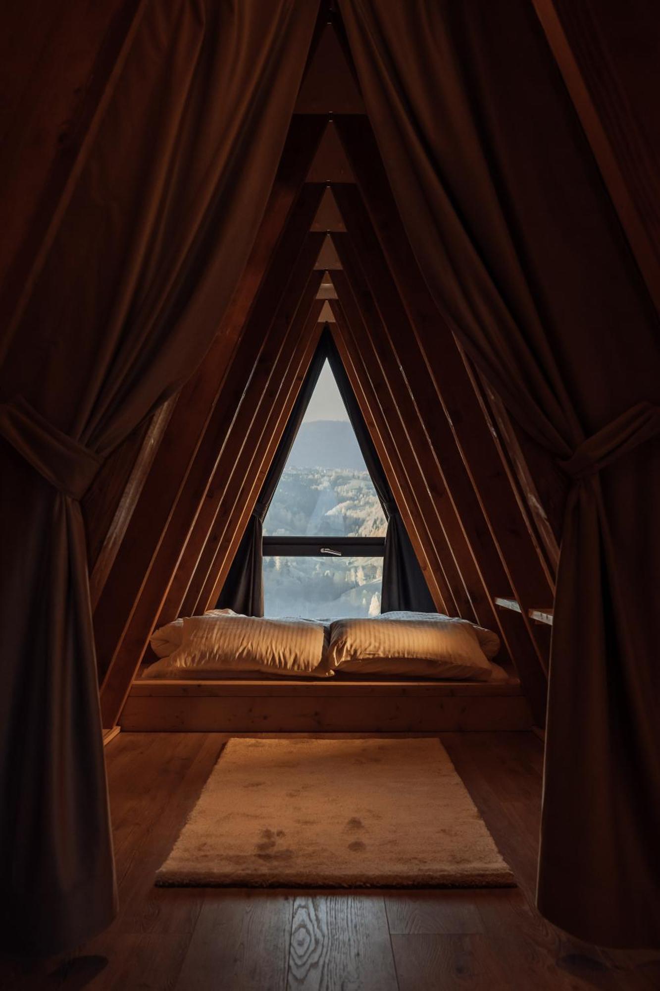 Amont Chalet Peștera Bagian luar foto